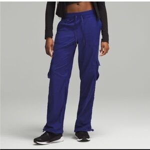 Lululemon size XS Dance studio relaxed fit mid-rise cargo pant